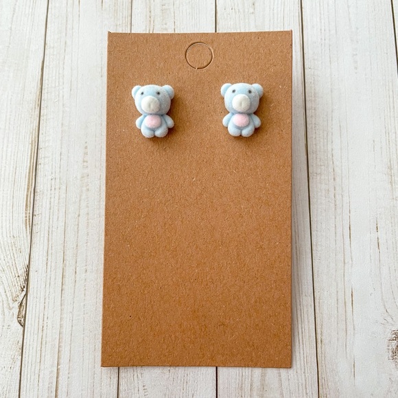 🖤 Fuzzy Teddy Bear Studs - Picture 4 of 5